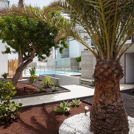 Stunning And Sunny Garden In *